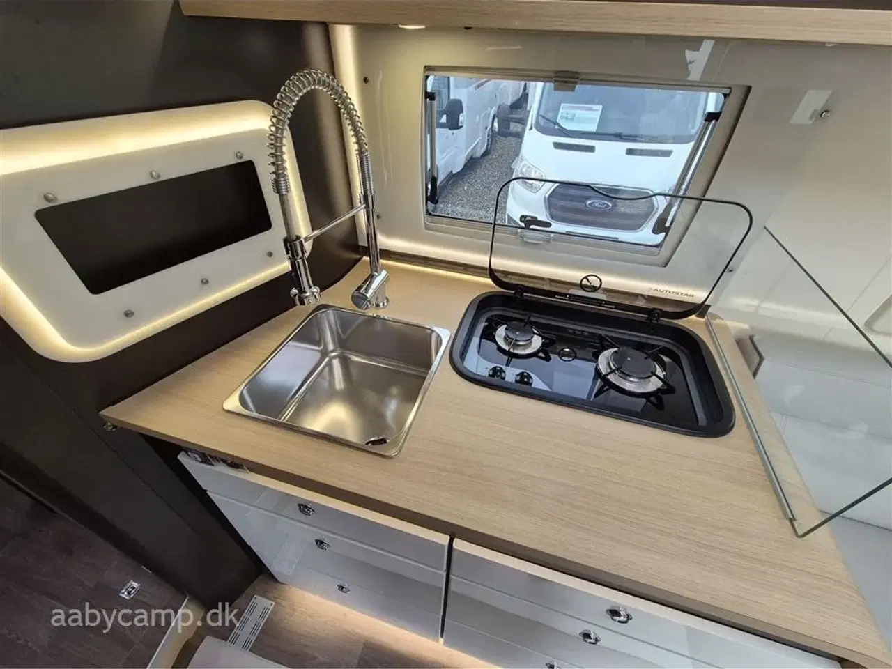 Billede 14 - 2024 - Autostar Prestige I 790 LC   Automatgear. Markise. 200 Ah lithium batteri. 2000w inverter. udvendig gasudtag. A/C. 2x Tv. hæve/sænke cykelstativ på El. Hydrauliske støtteben. Undervognsbehandlet.