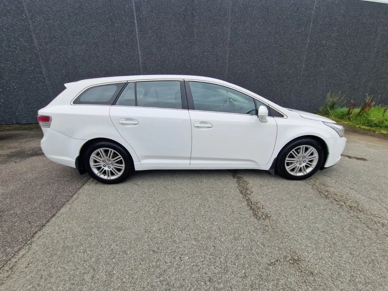 Billede 1 - Toyota Avensis 2,0 D-4D T2 stc.