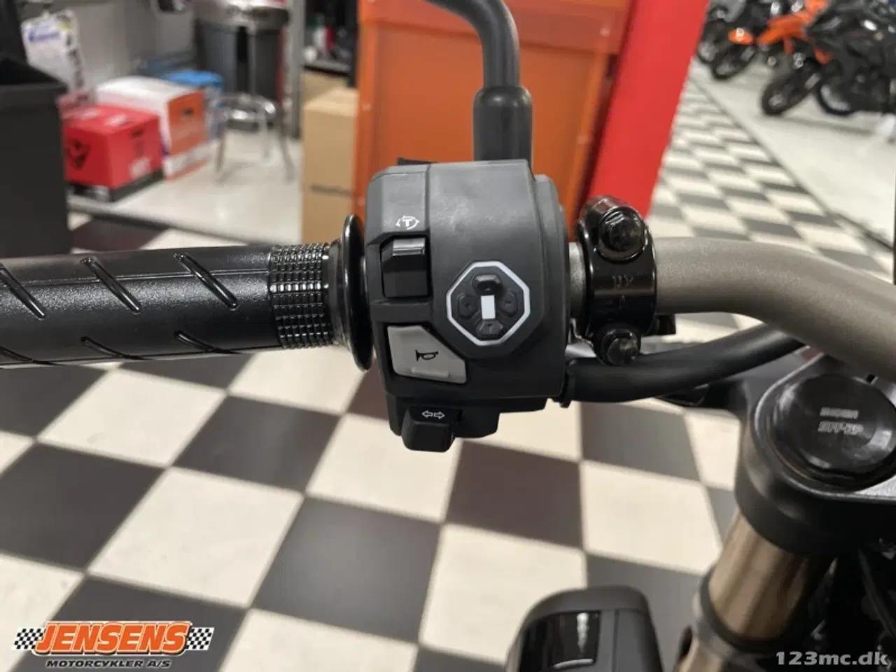 Billede 11 - Honda CB 650 R E-Clutch