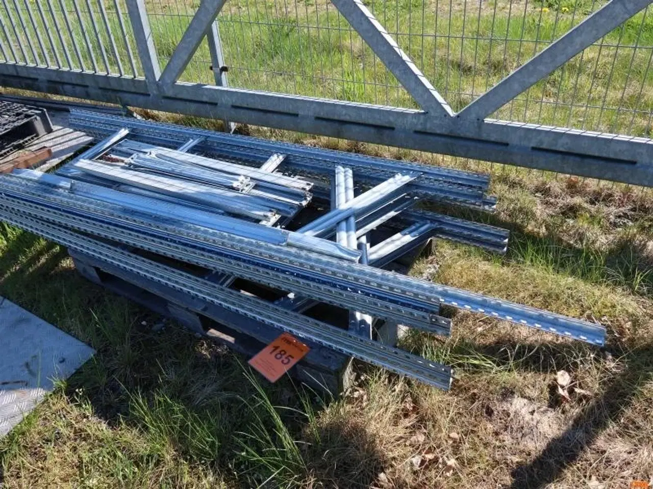 Billede 1 - PARTI reol dele.