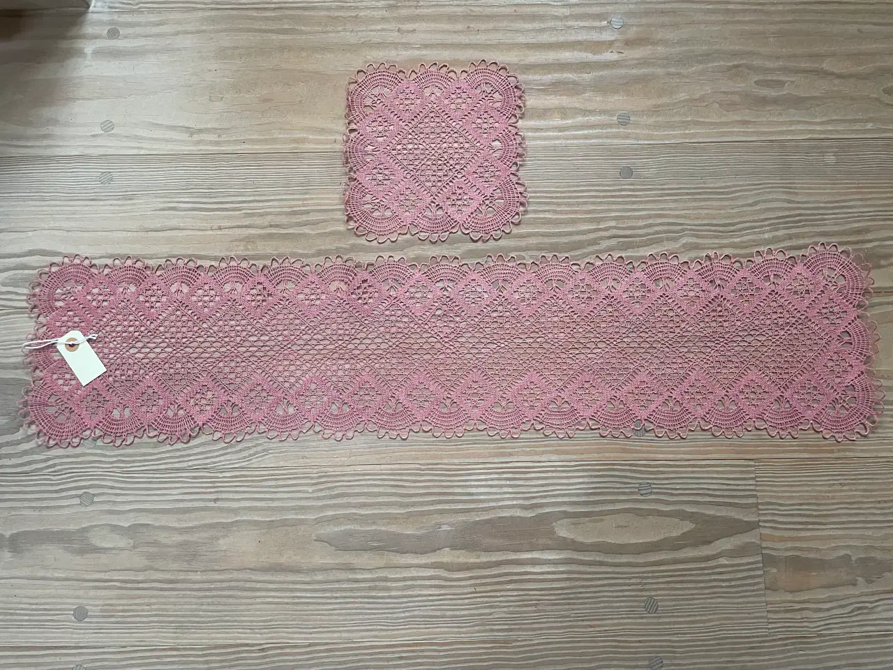 Billede 2 - Kniplet bordløber eller festremse