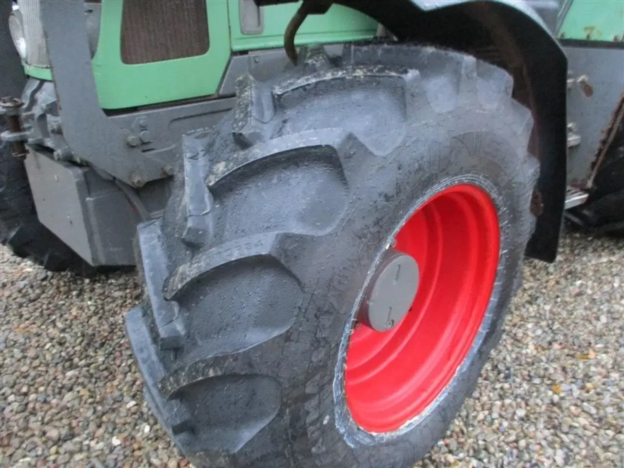 Billede 11 - Fendt 410 Vario med frontlæsser.