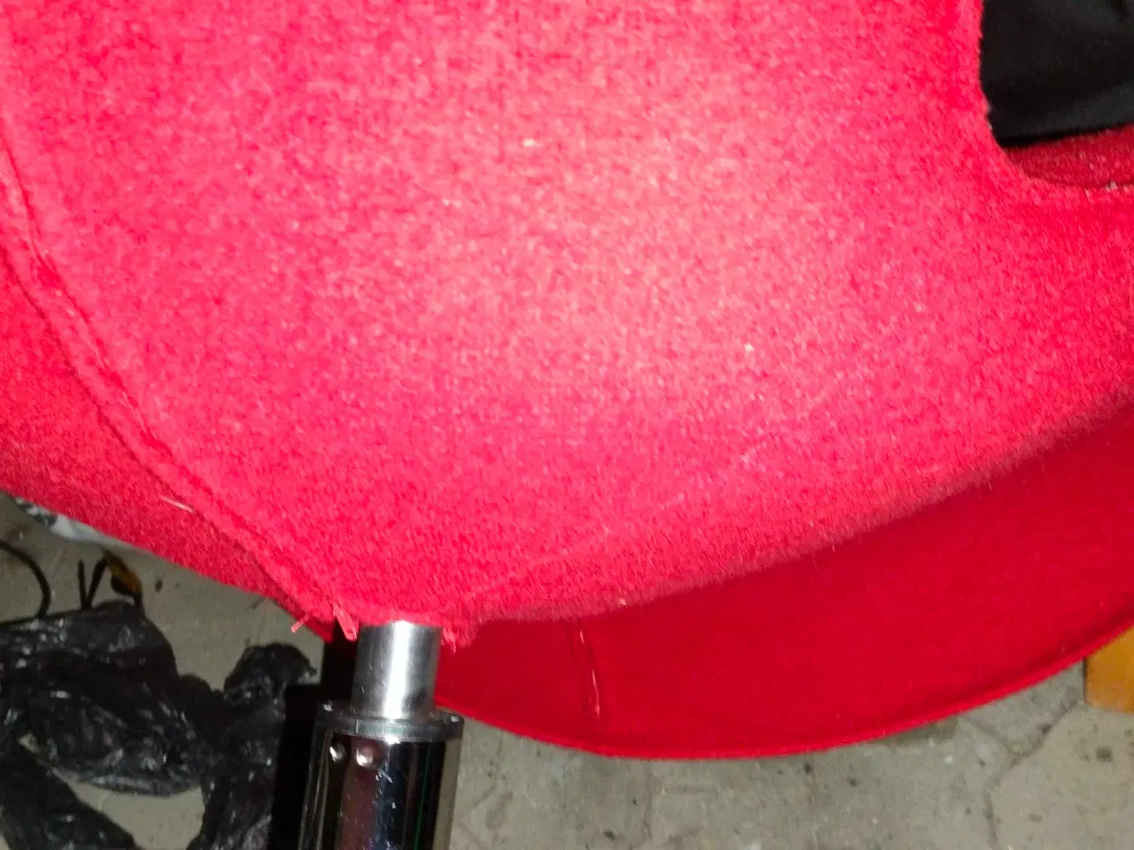 Billede 4 - Rød lænestol i stof