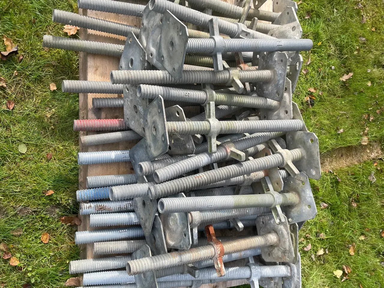 Billede 12 - Haki stillads til stort tag