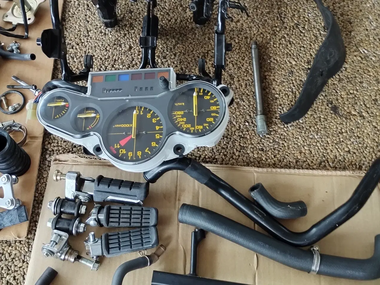 Billede 4 - Honda årgang 1988, VF 1000F ( se under kommmentar)