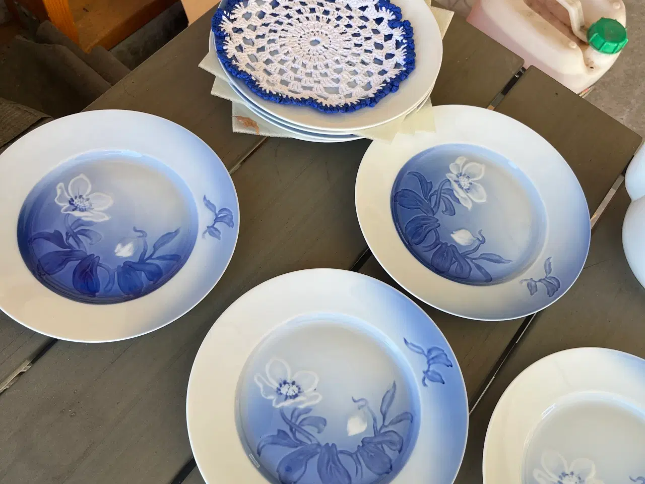 Billede 1 - Julerose frokost tallerkner 8 stk. 