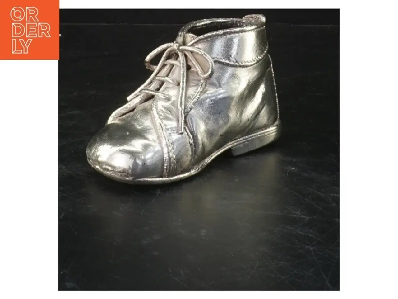 Billede 1 - Dekorativ sølv skulptur af børnesko (str. 20 )