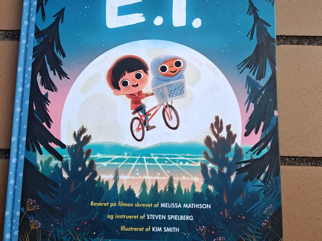 Billede 1 - E.T. Bog