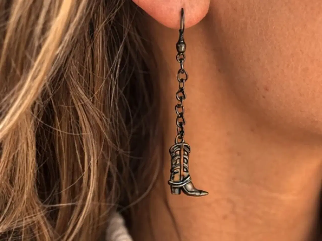 Billede 2 - Håndlavede cowboystøvle-øreringe i kæde. 