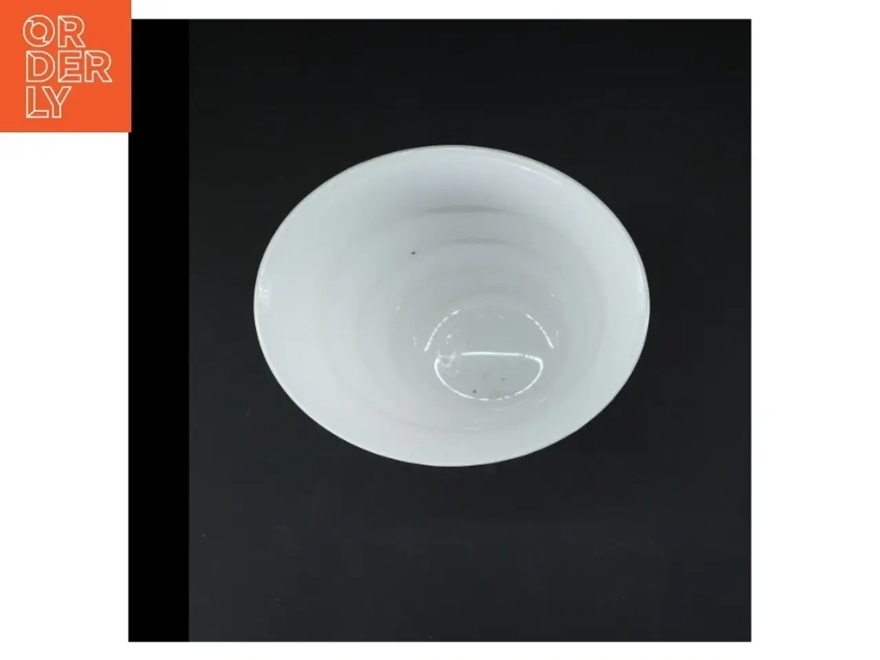 Billede 2 - Hvid vase karen blixen (str. Ø. 15 cm. længde. 23 cm)