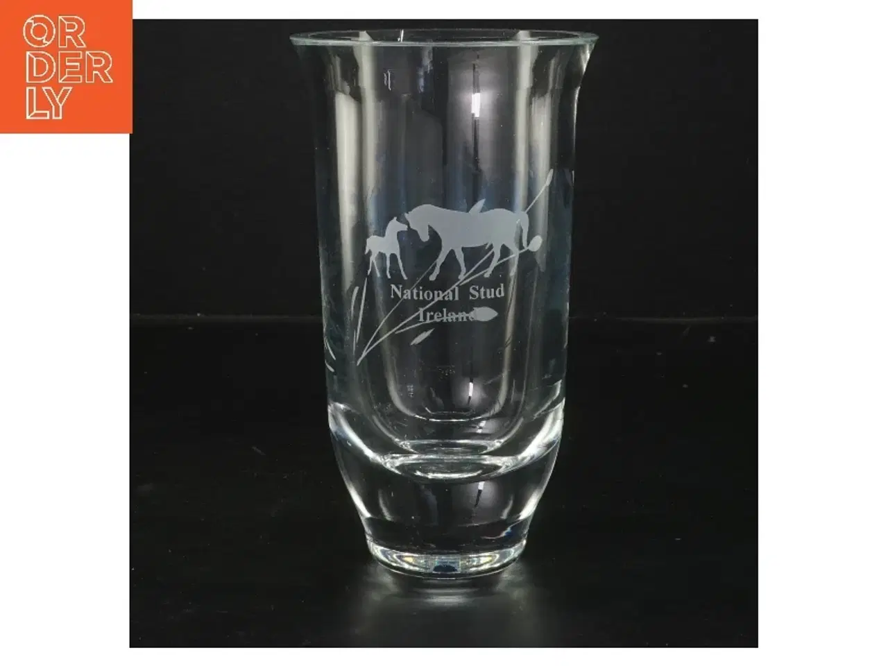 Billede 1 - Glasvase med hestegravering (str. 17 cm)