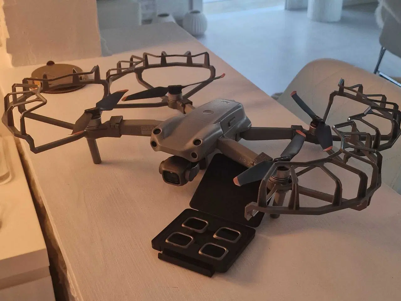 Billede 2 - DJI Air2s med tilbehør. 
