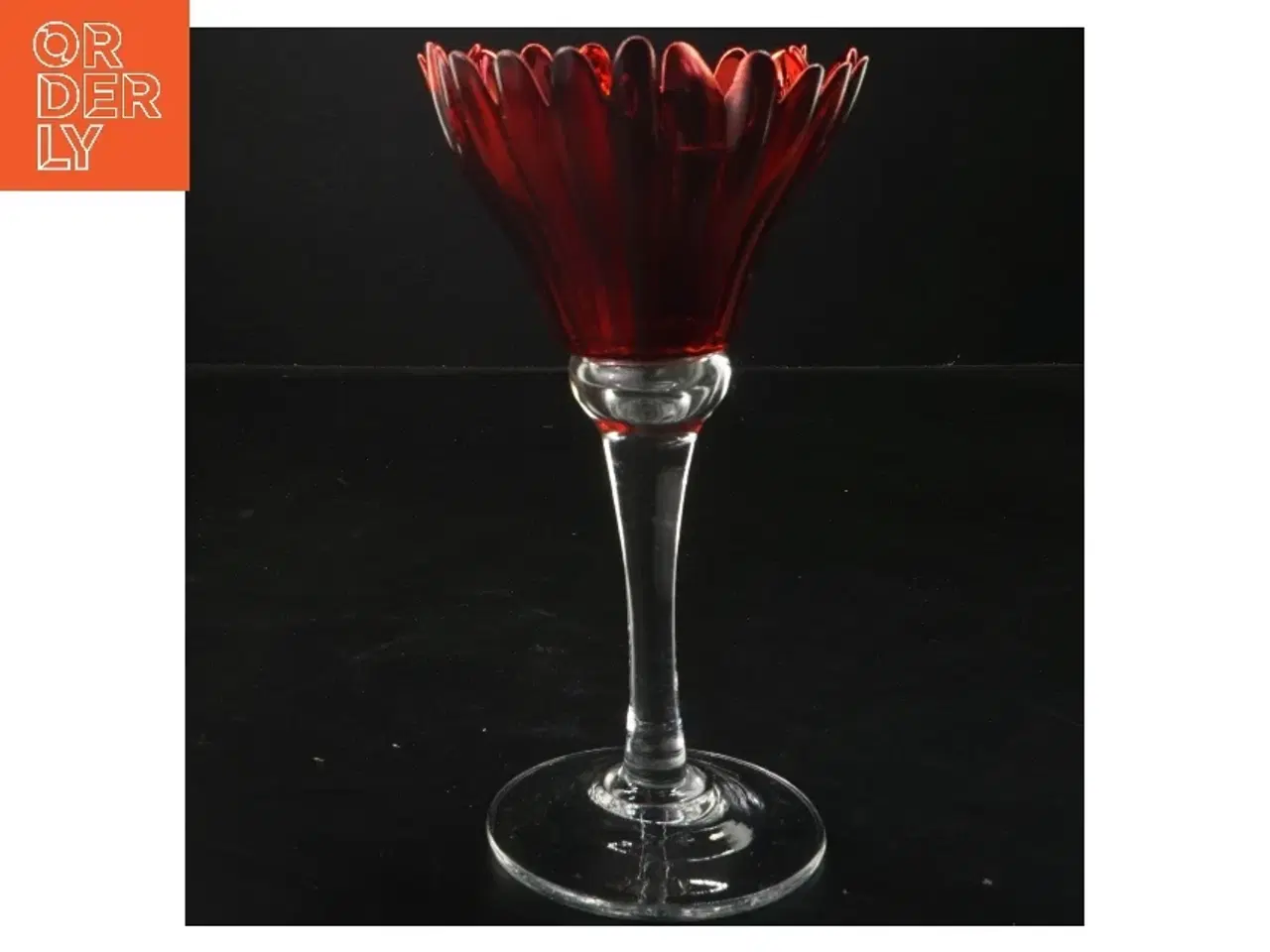 Billede 1 - Rød blomstervase i glas fra Krifon (str. 11x20 cm)