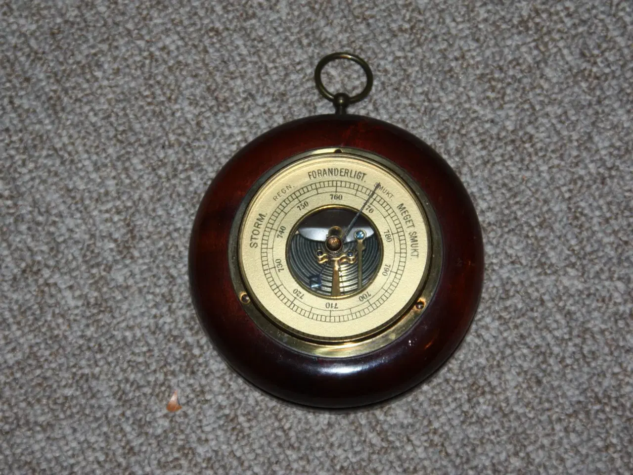 Billede 1 - Rundt barometer i kasse af lakeret mahogni 