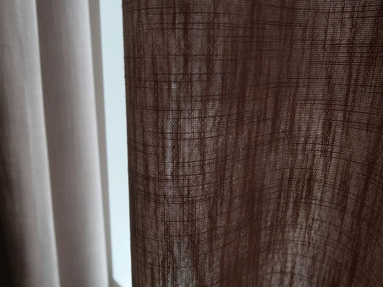 Billede 3 - 2 stk. Gardiner med skinne