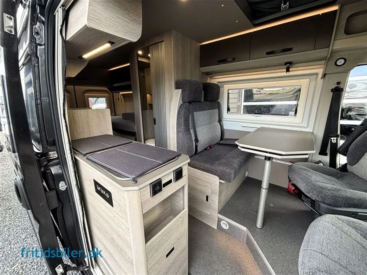 Billede 7 - 2025 - Bravia 636 180 Hk   Bravia 636 Med hævetag campervanen med masser af plads til 4 personer