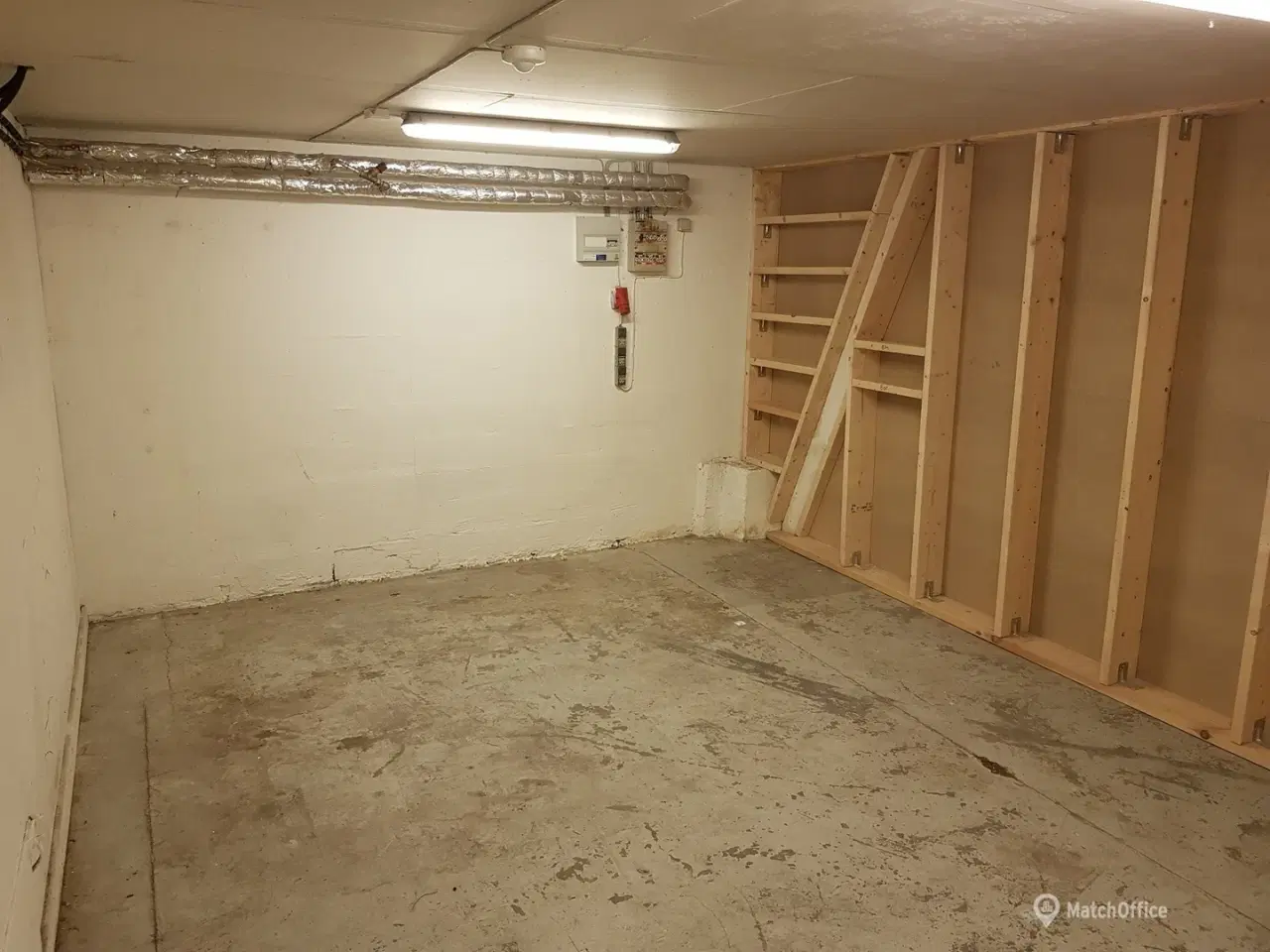 Billede 2 - Ideelt lagerlokale med tekøkken til leje.