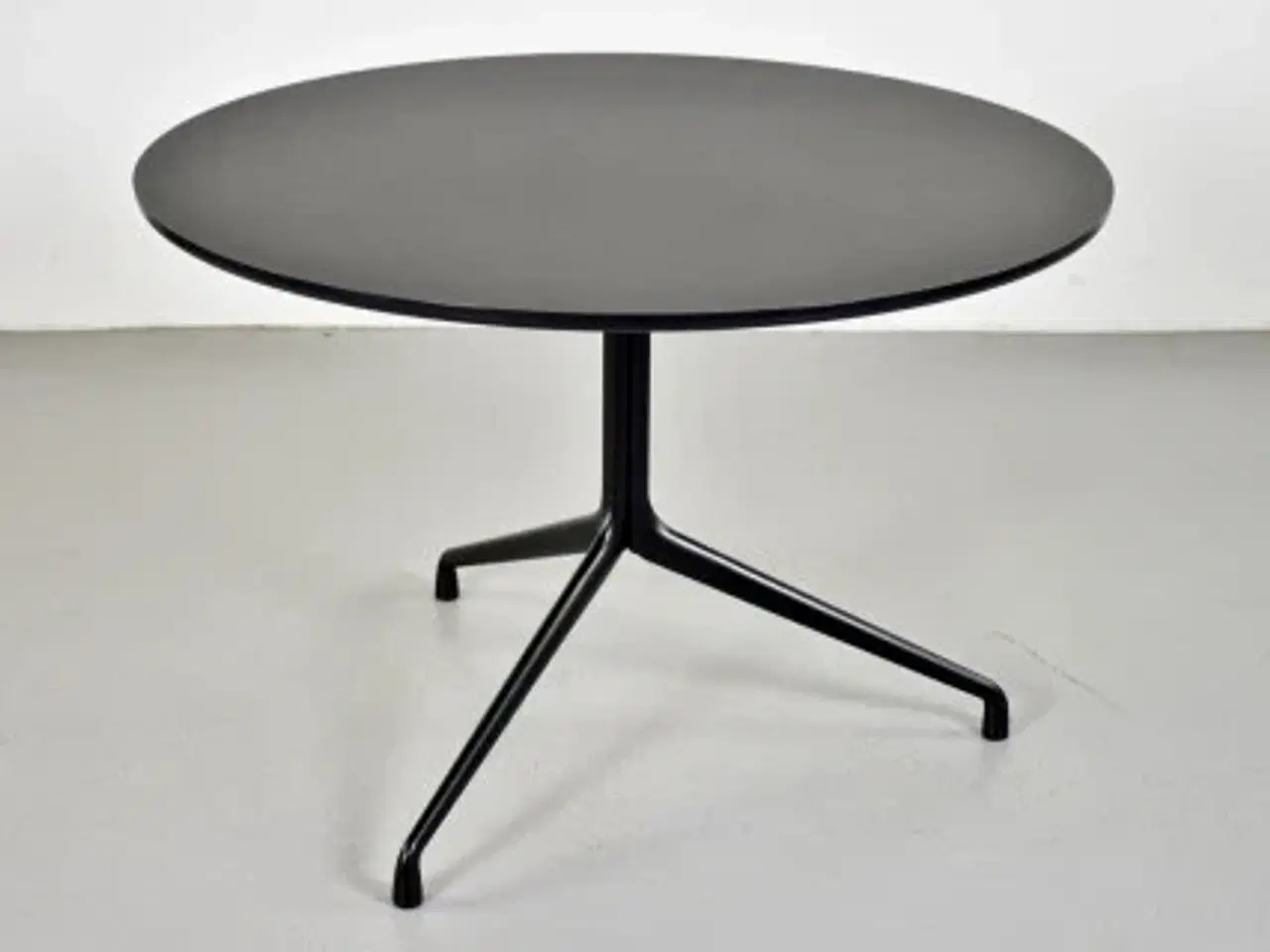 Billede 2 - Hay about a table cafébord med sort linoleum