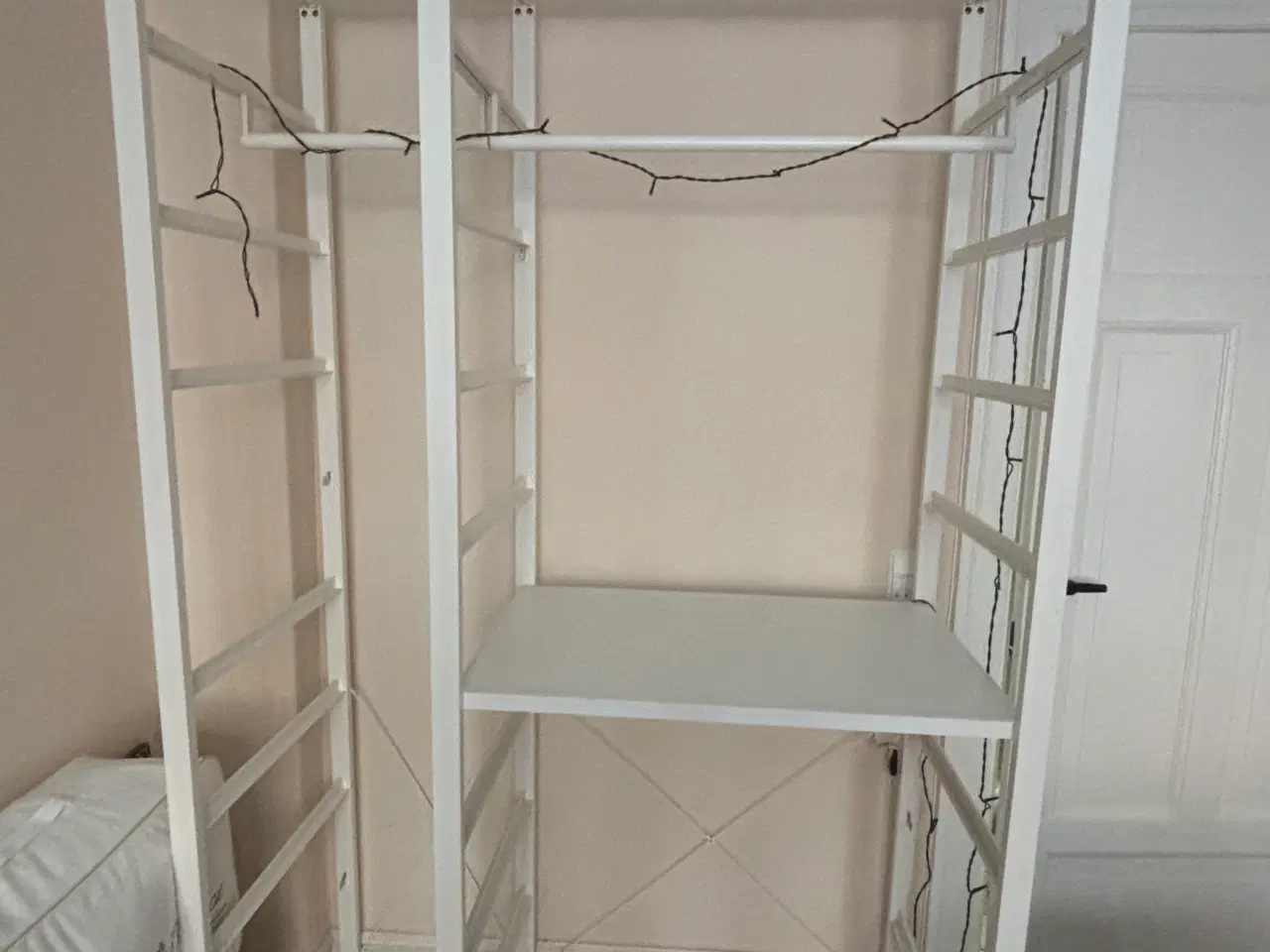 Billede 1 - GRATIS - Åben garderobe