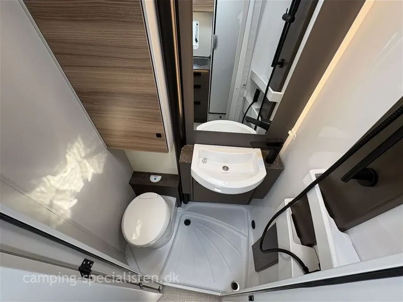 Billede 17 - 2026 - Bürstner B66 TD 690   NYHED! Bürstner B66 TD 690 2026 kampagnemodel - Kommer til forår 2026 hos Camping-Specialisten.dk