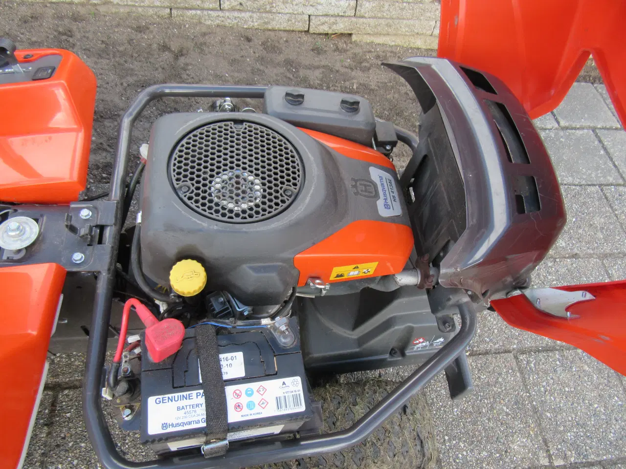 Billede 8 - Husqvarna havetraktor type r214c fra 2023  .