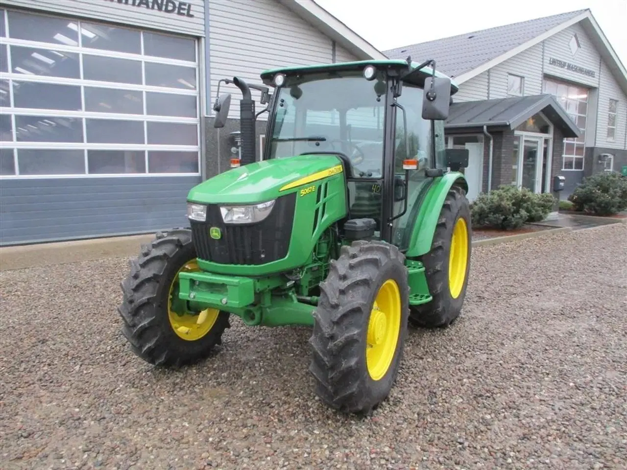 Billede 6 - John Deere 5067E  med koblings frit vendergear ved rattet og 40kmt gearkasse