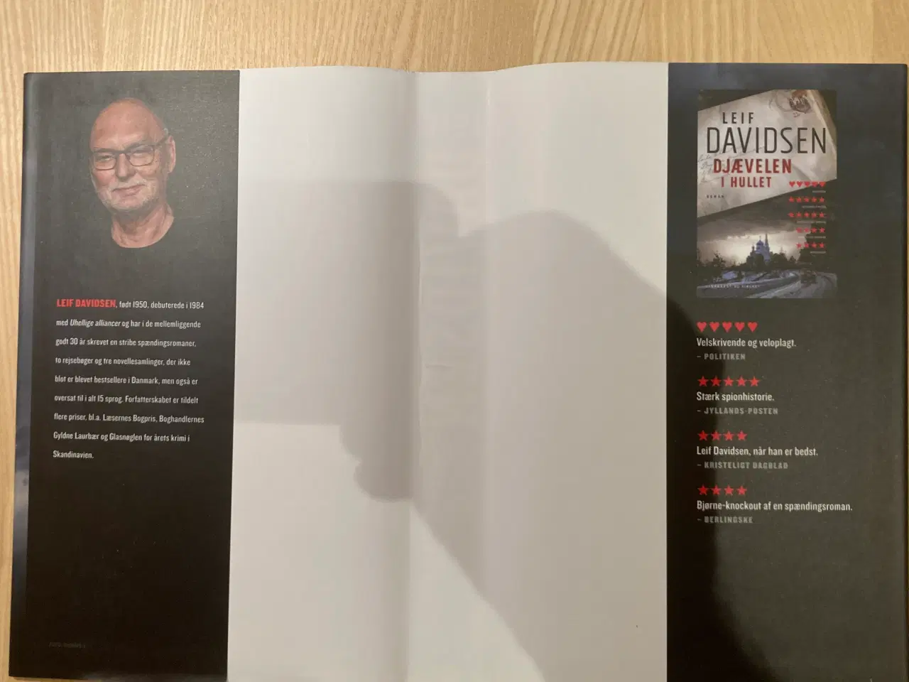 Billede 3 - “Forræderens børn” af Leif Davidsen 