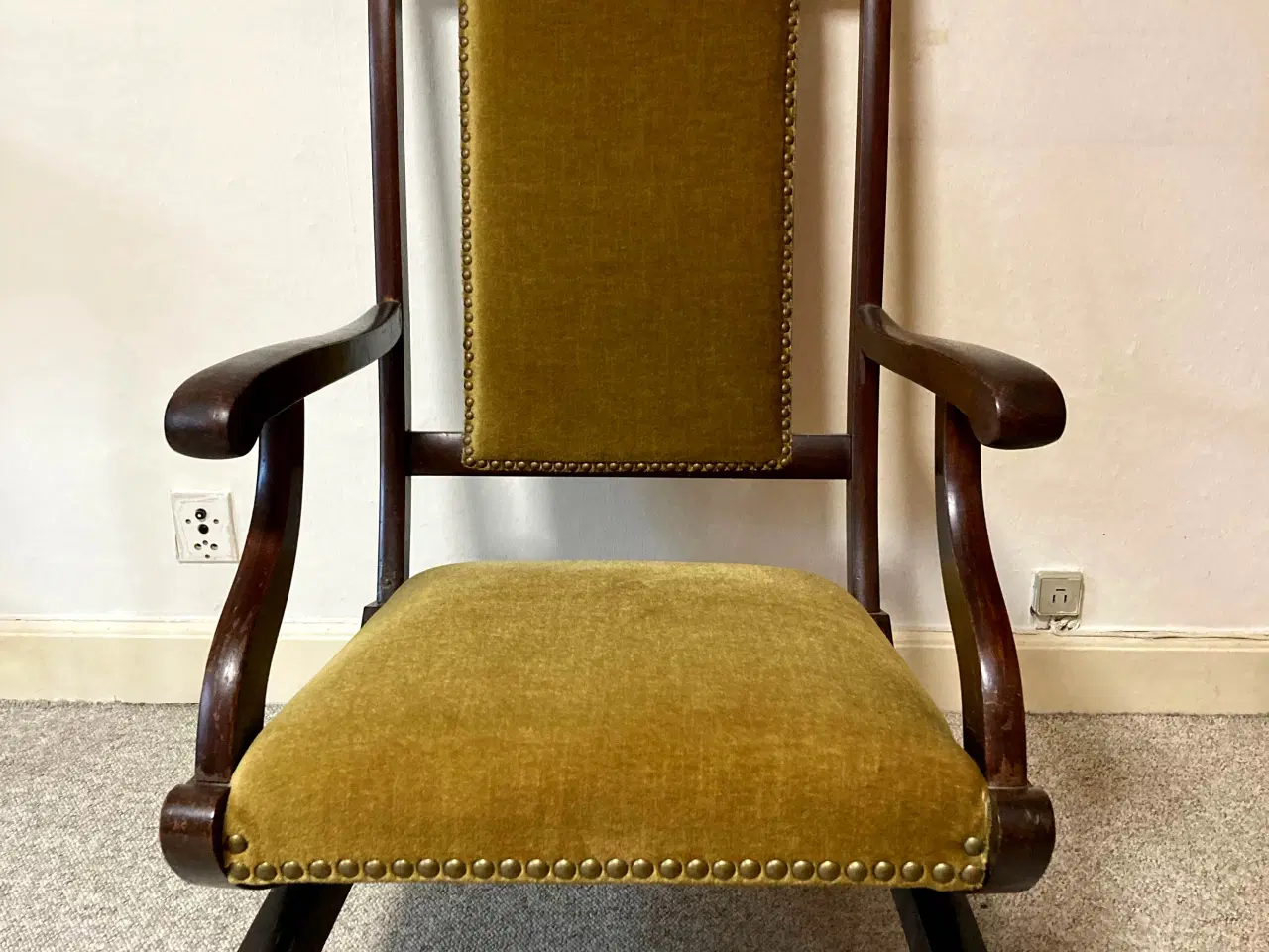 Billede 1 - Elegant vintage rokkestol til rabatpris