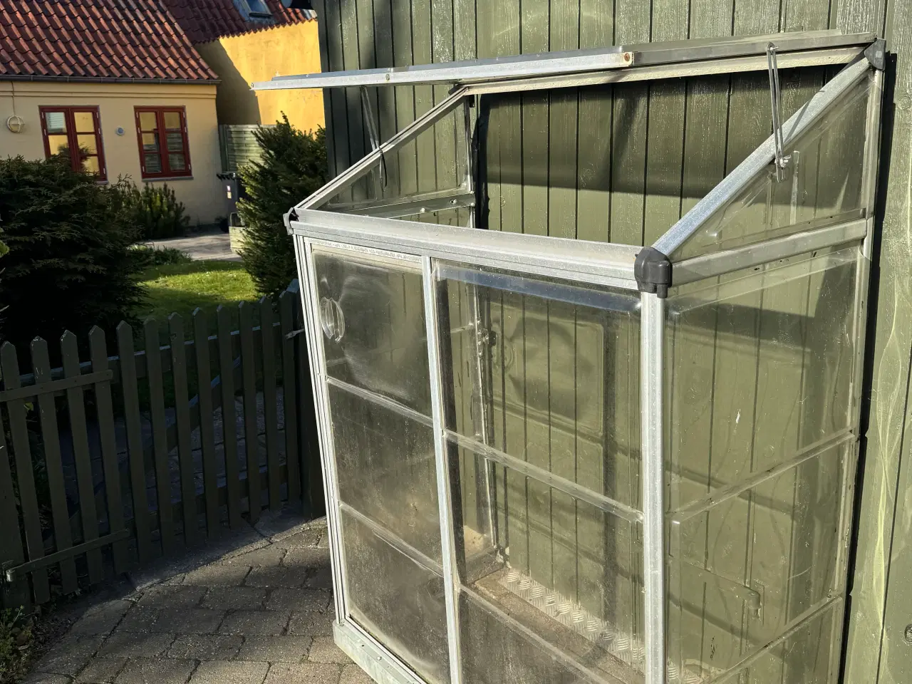 Billede 2 - Vægdrivhus / altandrivhus i aluminium med skydedør