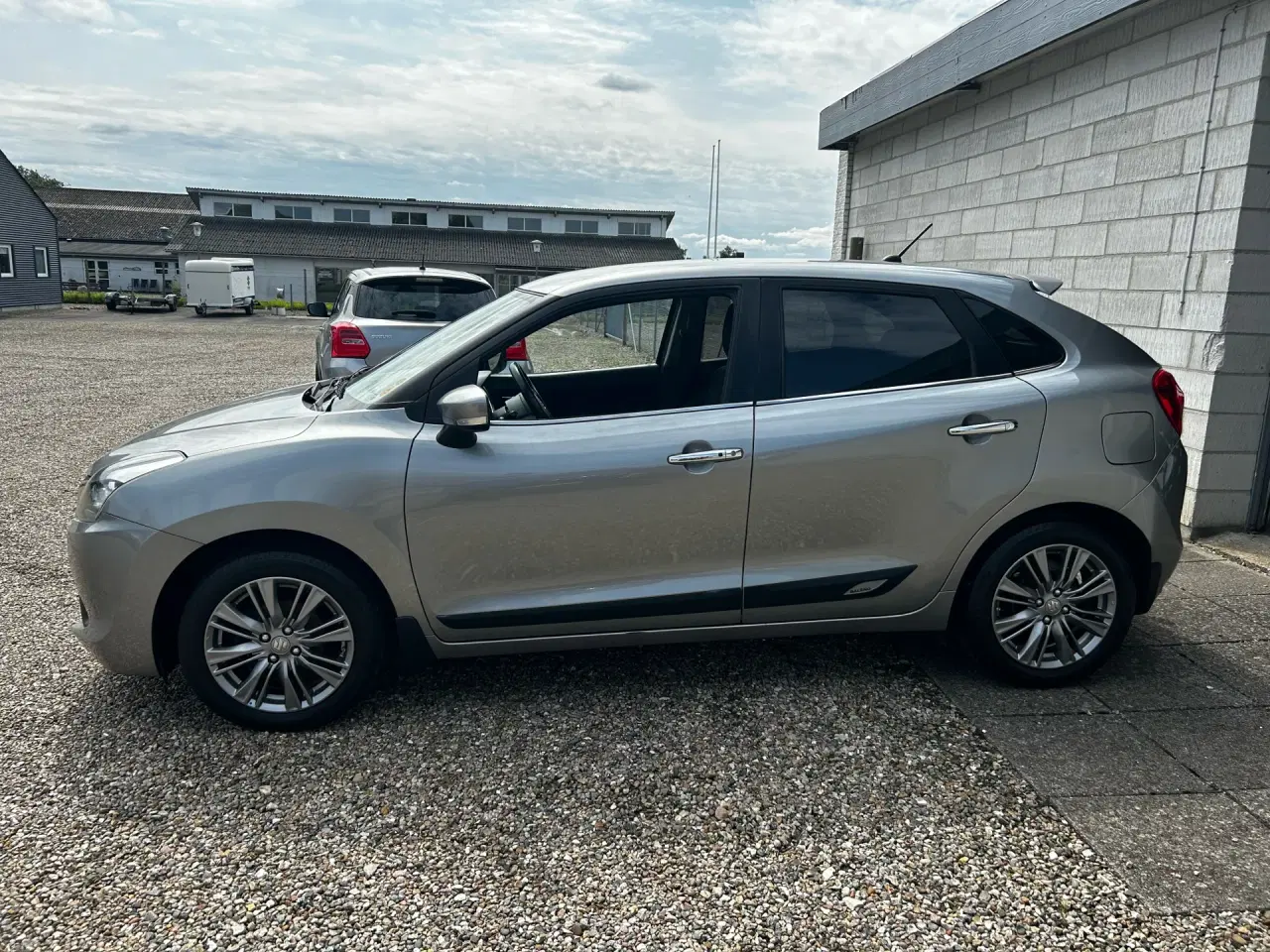 Billede 2 - Suzuki Baleno 1,2 Dualjet Exclusive Gold 90HK 5d