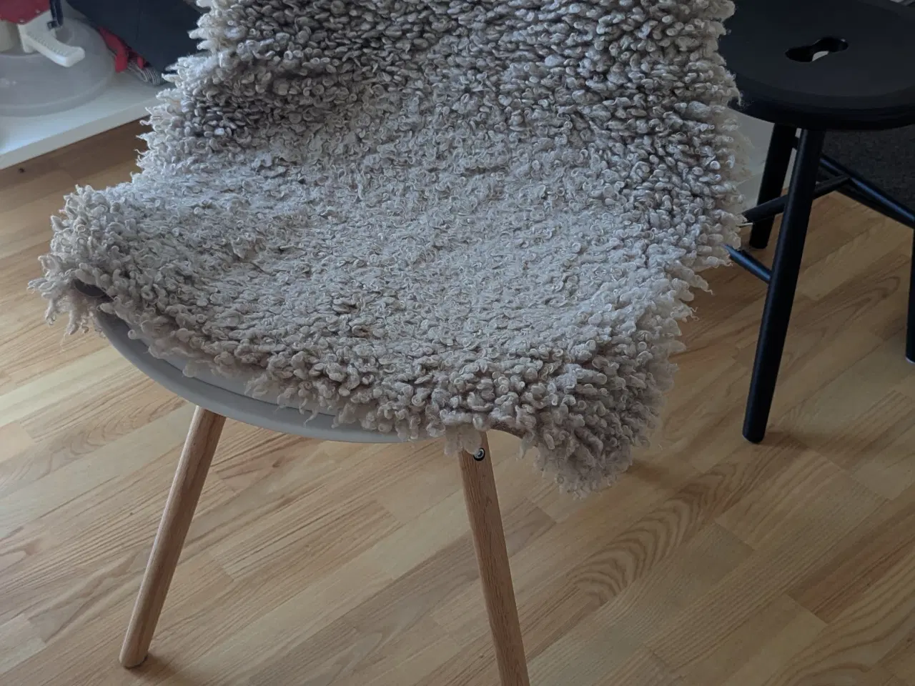Billede 8 - Rundt bord med stole 