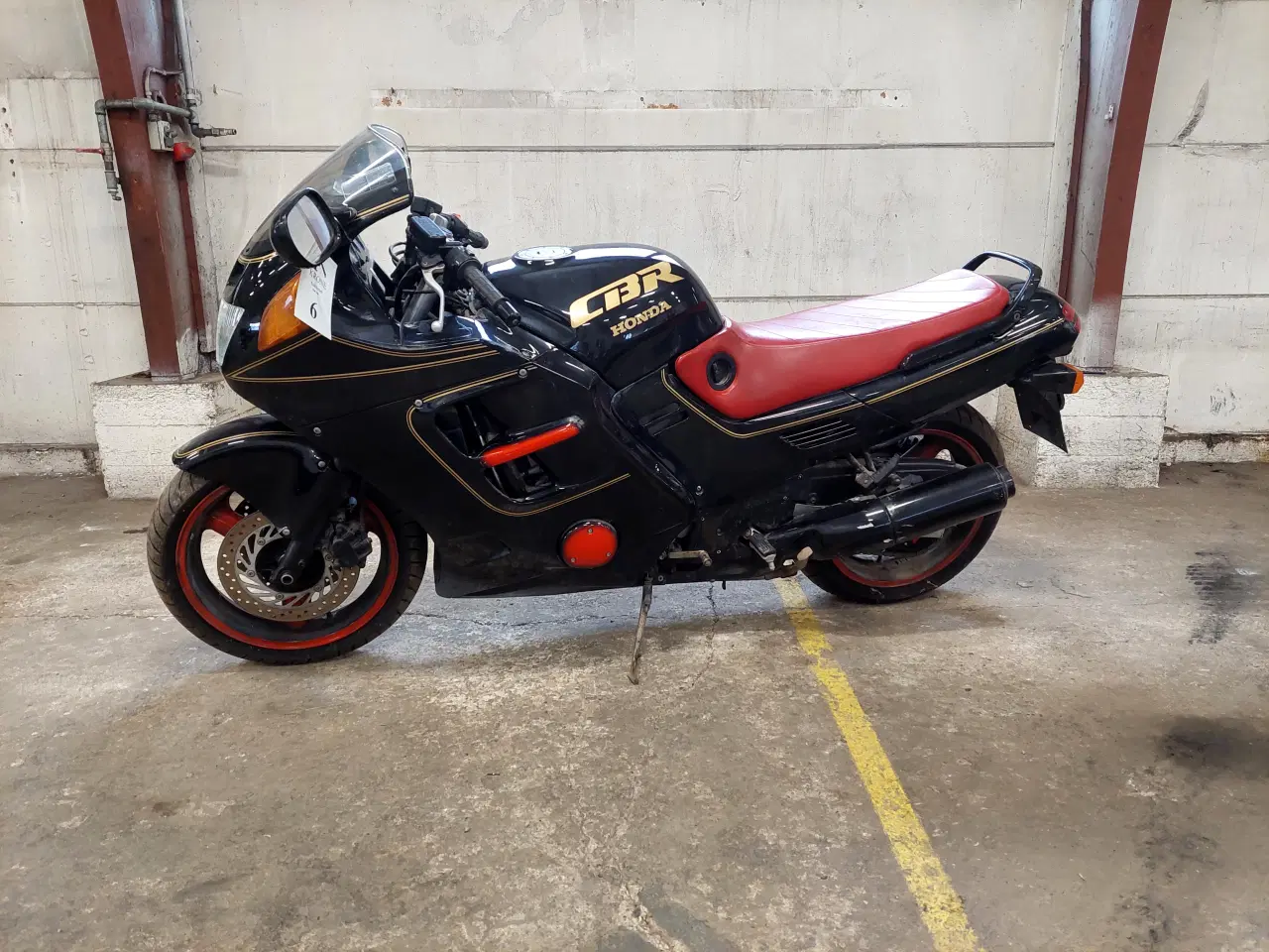 Billede 2 - Honda CBR1000F årg 1989