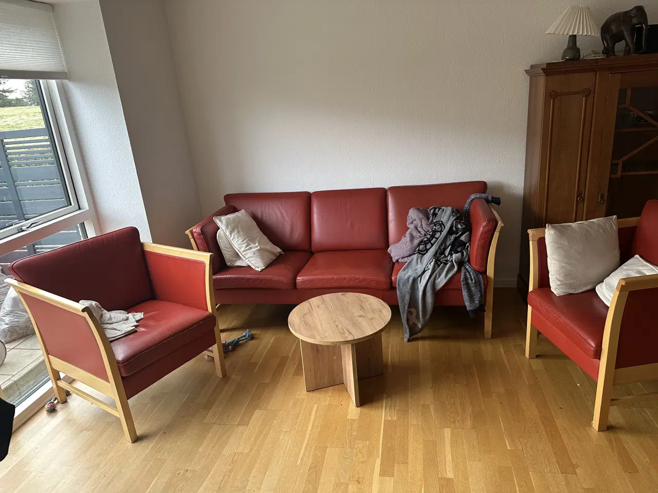 Billede 1 - Sofasæt med to stole 