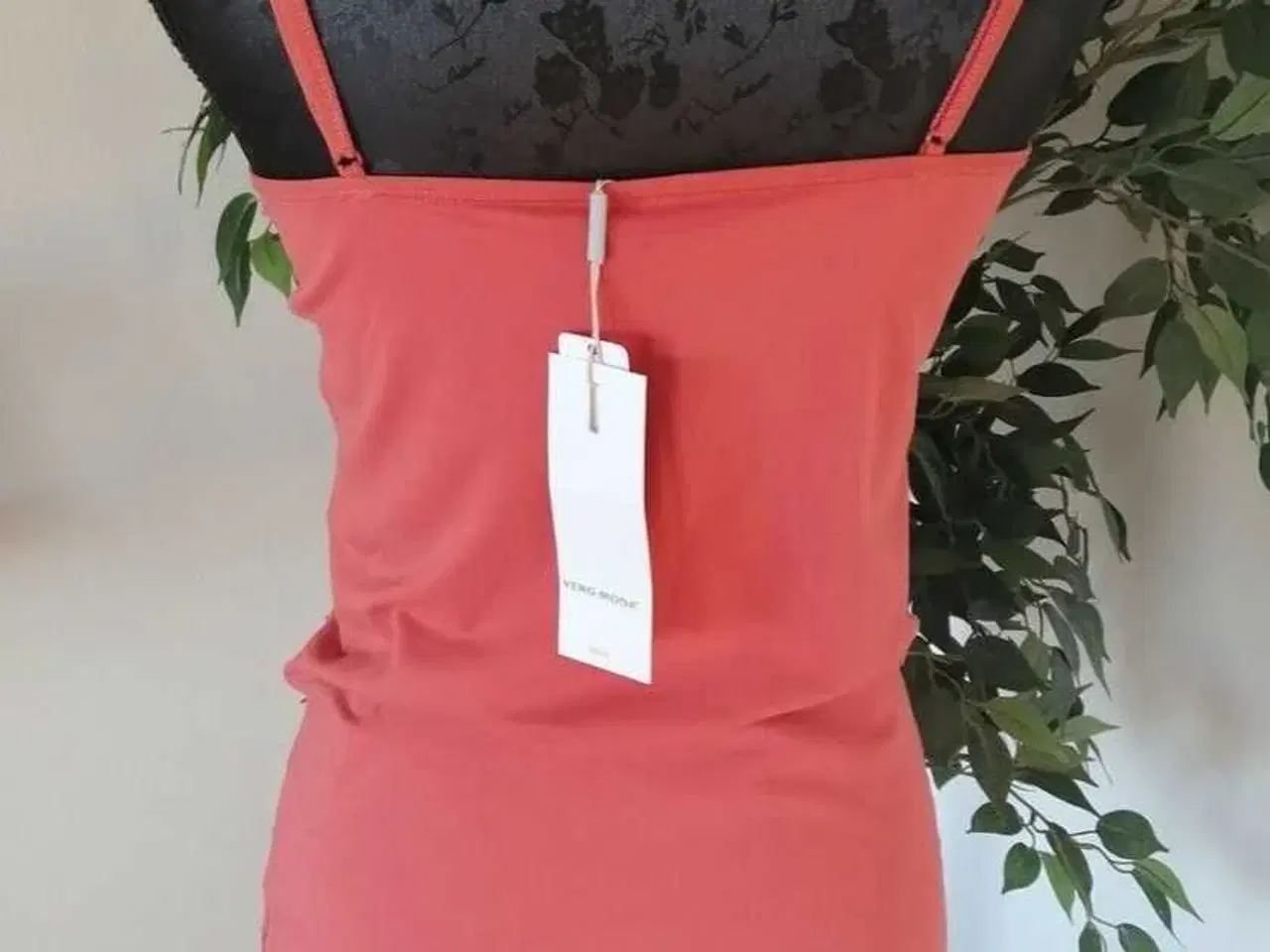 Billede 4 - Top. Vero Moda. Large/40