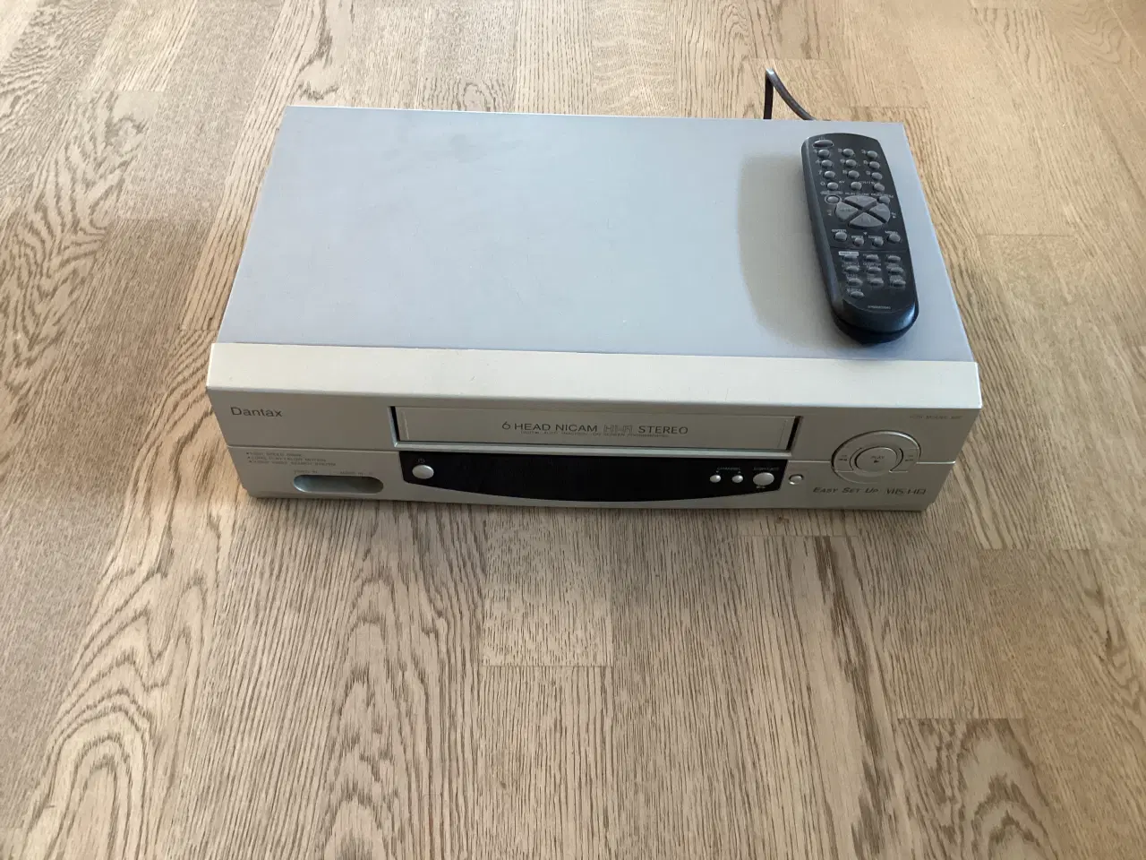 Billede 2 - Fin DANTAX VHS-afspiller inkl. fjernbetjening