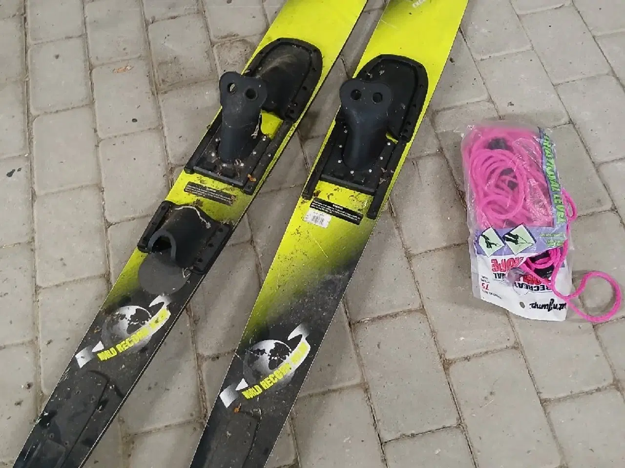 Billede 1 - Sjov til speedbåden, badering og vandski