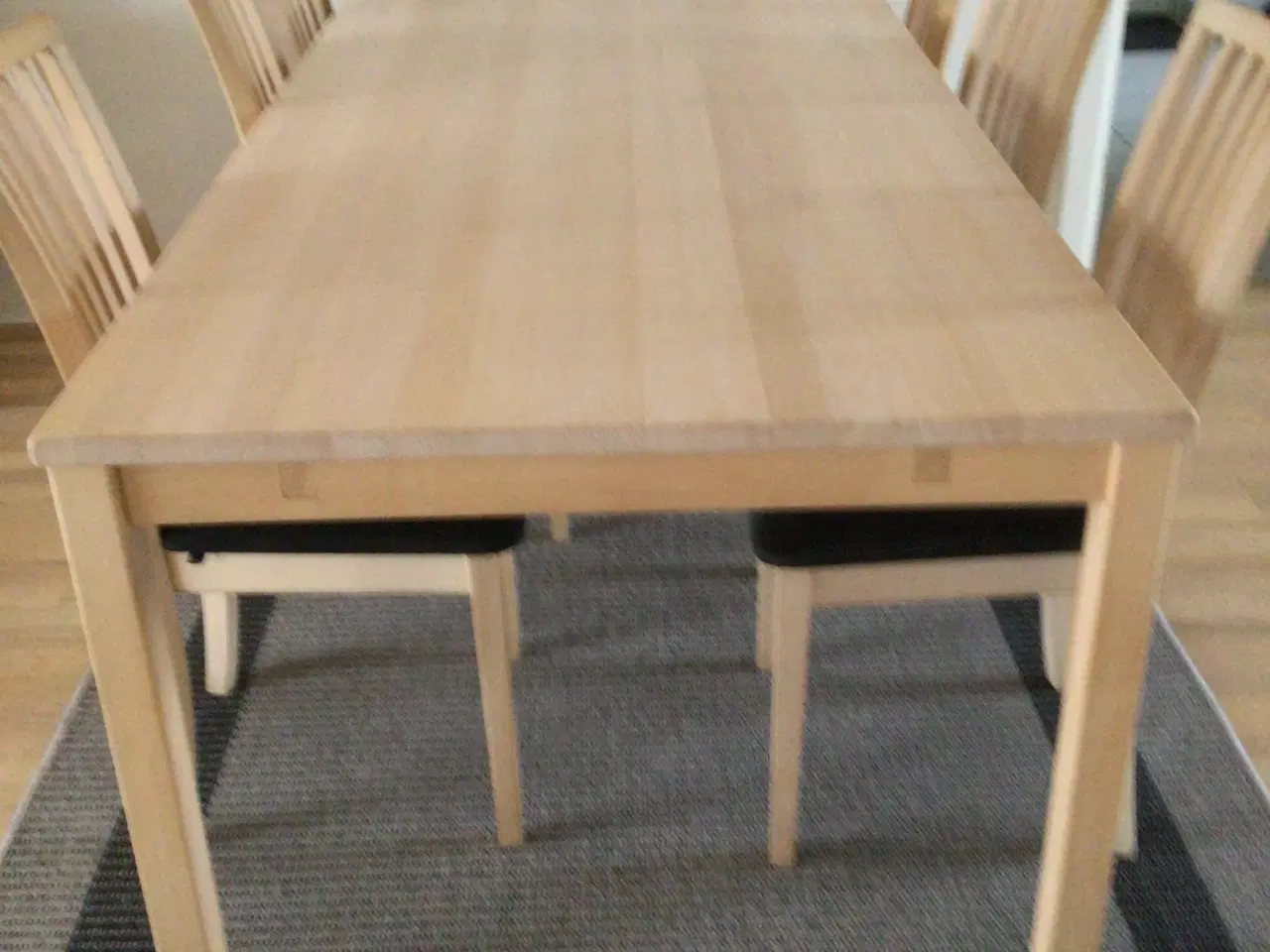 Billede 1 - Spisebord massiv hvidpigmenteret bøgetræ