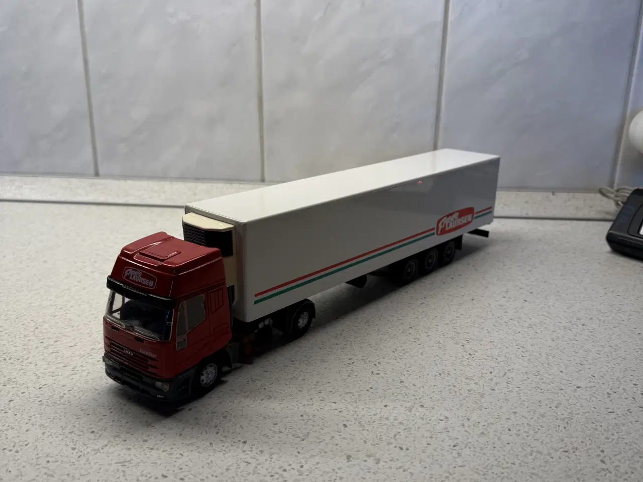 Billede 7 - Legetøjsbil - lastbil til pynt