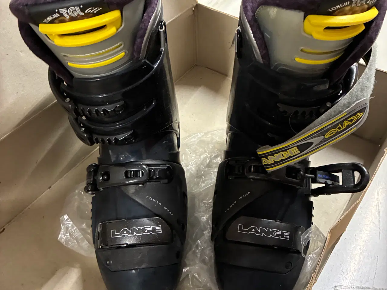 Billede 5 - Carving ski, grå Omni Hawk med stave og støvler