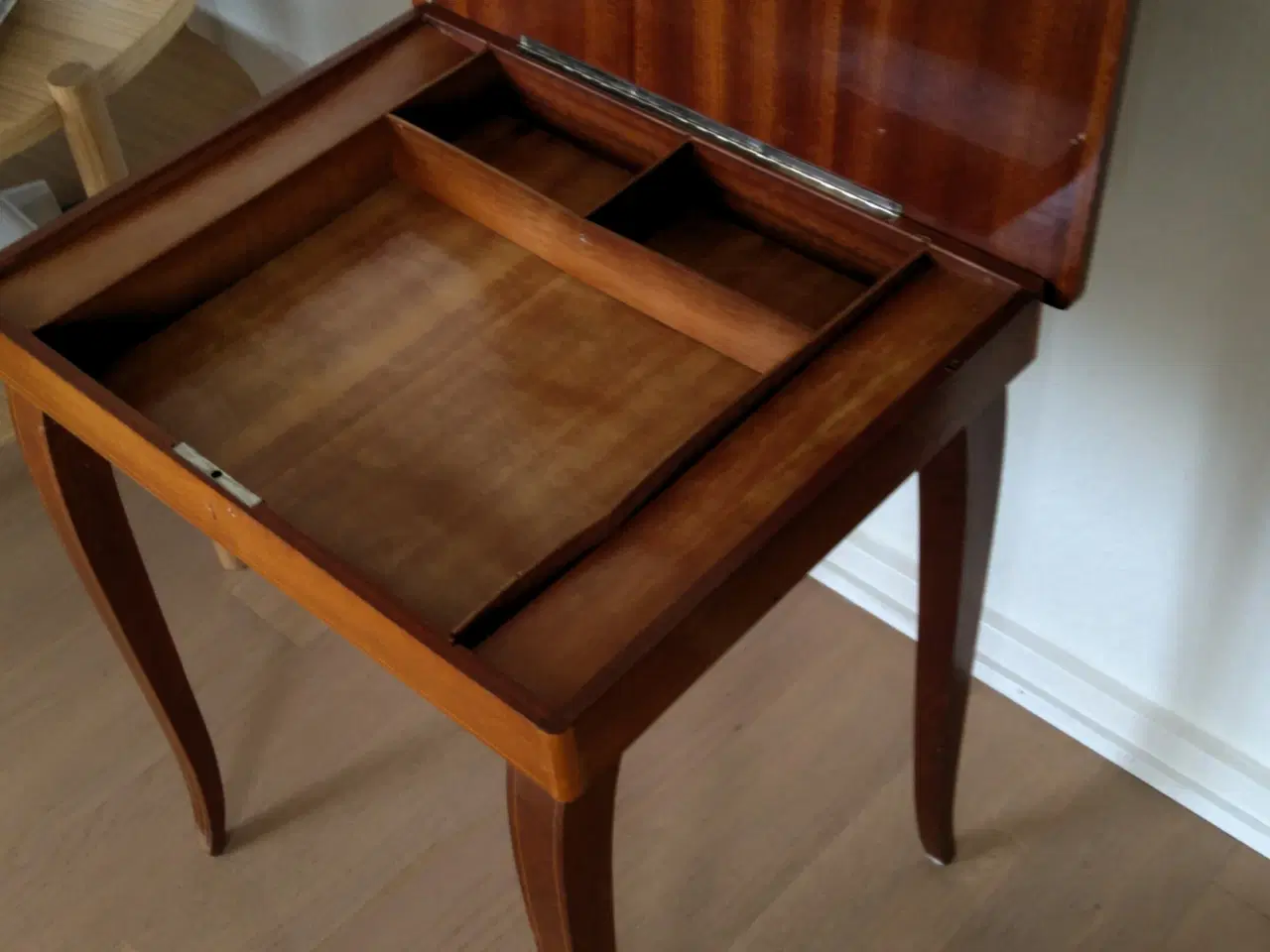 Billede 5 - Bord / spillebord med flot intarsia indlæg.