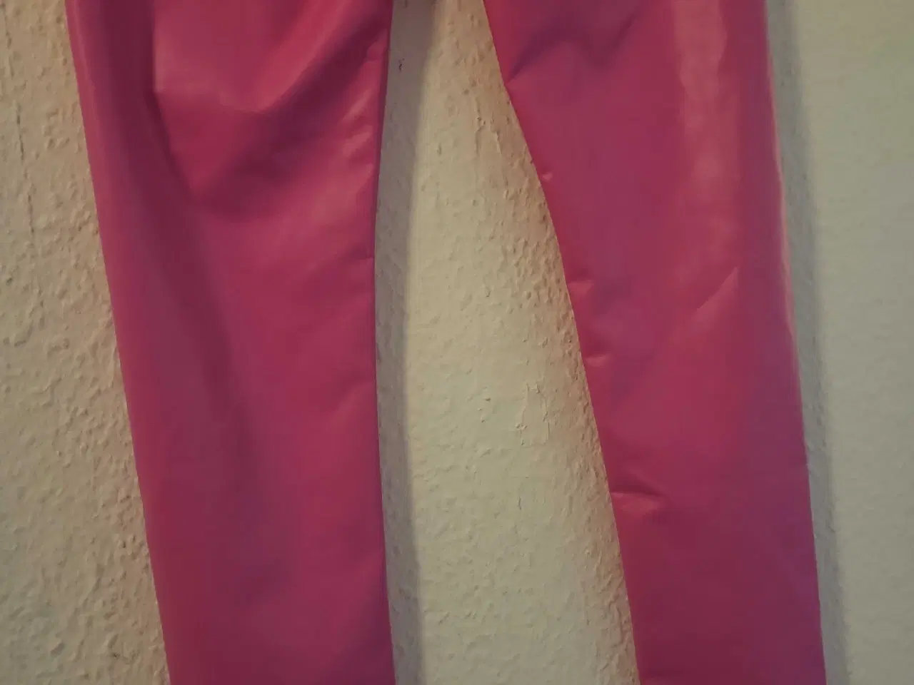 Billede 12 - Sorte & Lyserøde Latex Leggins