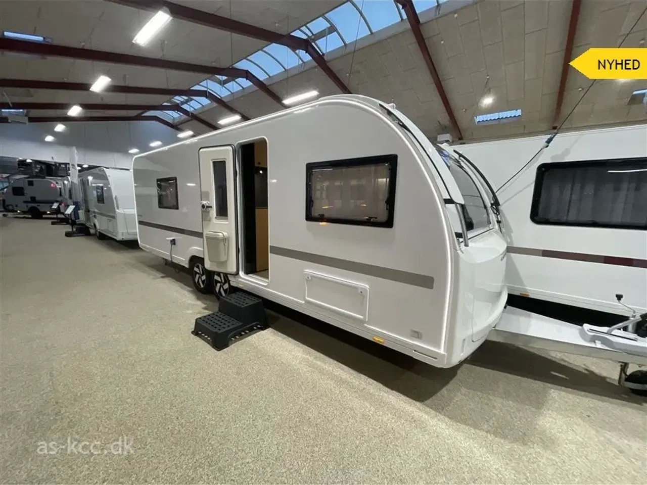 Billede 1 - 2026 - Adria Adora 663 UT Alde   Adria Adora 663 UT årg. 2026 4 sovepladser, 5 siddepladser, (Alde centralvarme ATC, Sengebetræk, Gaskasse opbevaring kr. 31.574,- lagt i prisen)