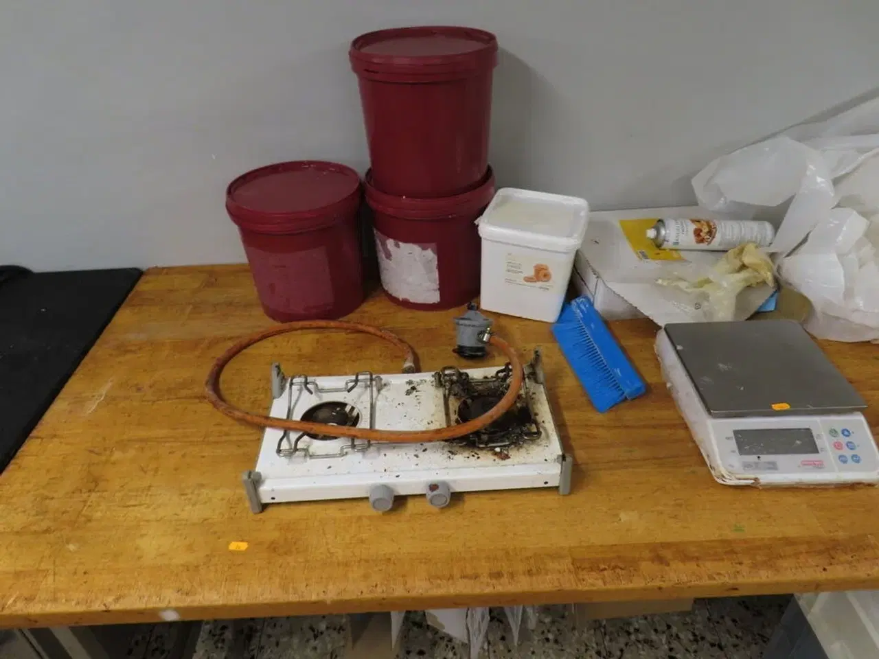 Billede 5 - Arbejdsbord med indhold