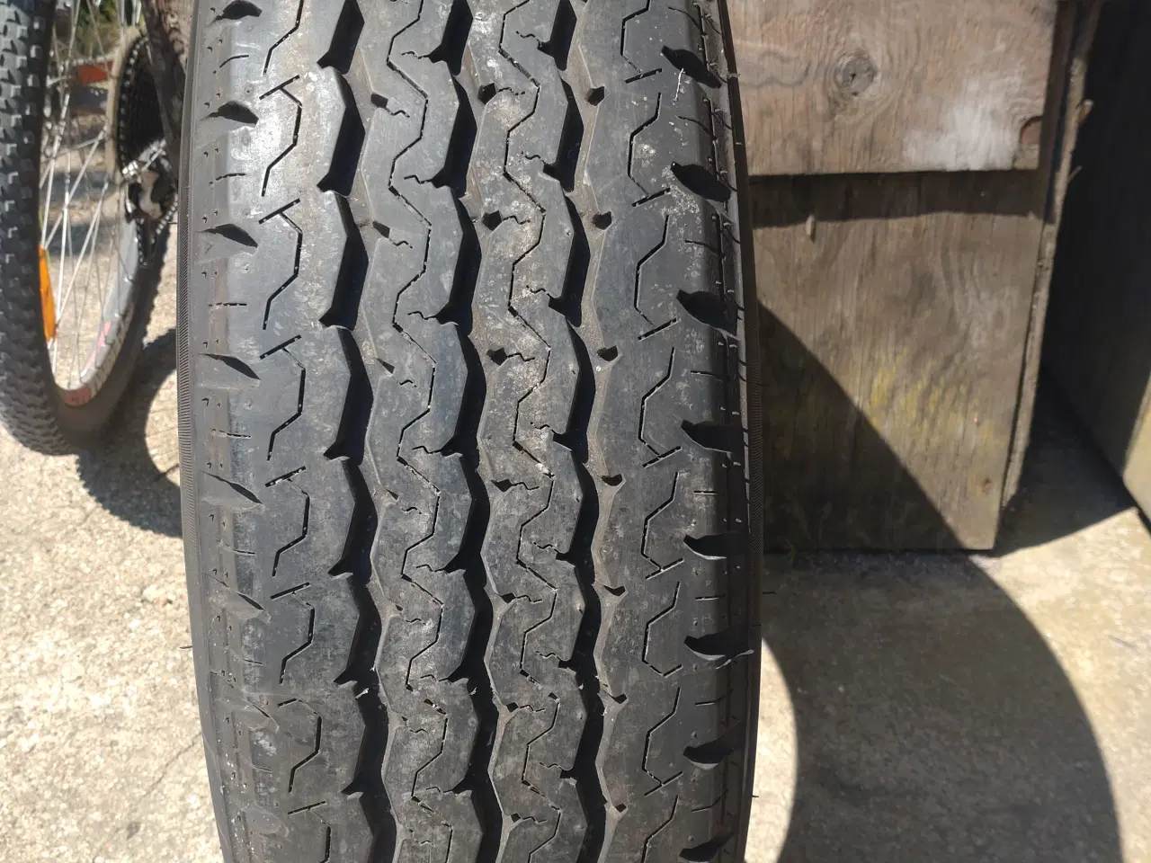 Billede 2 - Nyt  215/75R16c