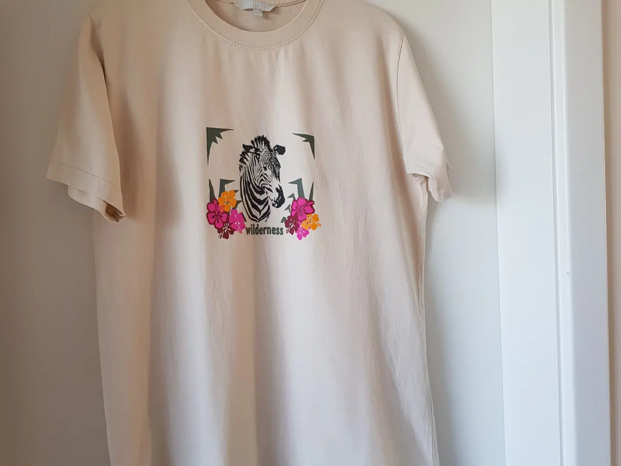 Billede 1 - T-shirt med zebra-motiv