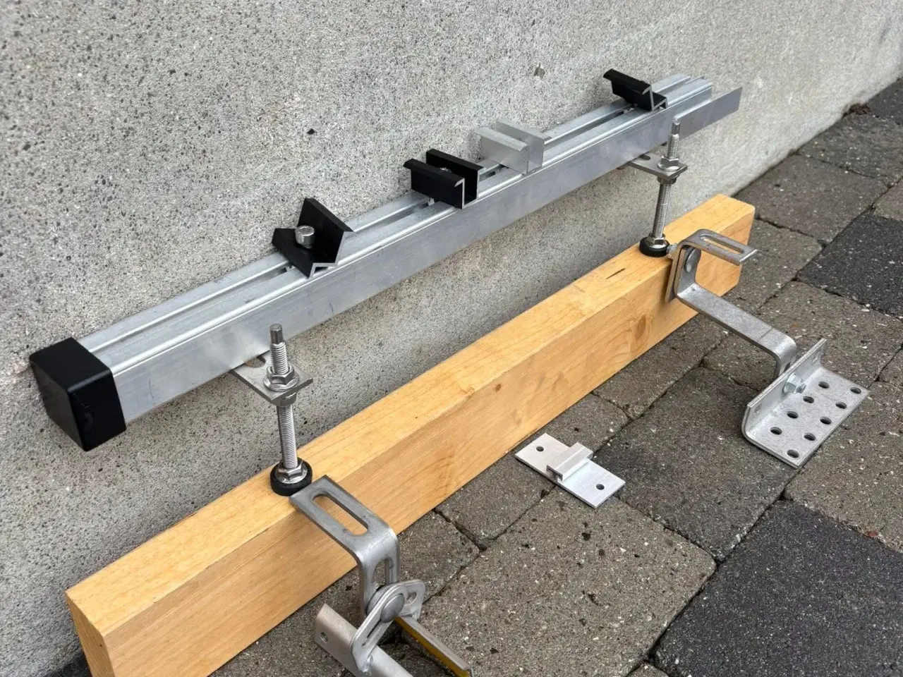 Billede 4 - Montage skinner til solceller