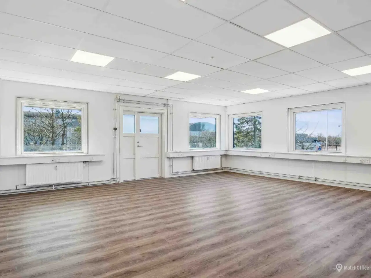 Billede 1 - 315m²  oplagt til kontor eller showroom/ lager