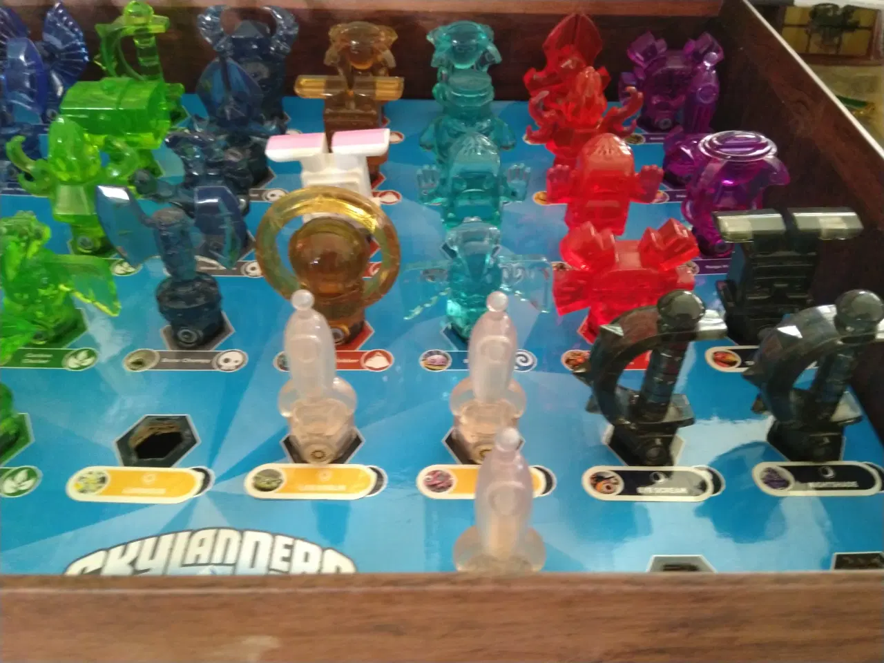 Billede 6 - Skylanders Trap Team Trap kasse inkl 43 traps