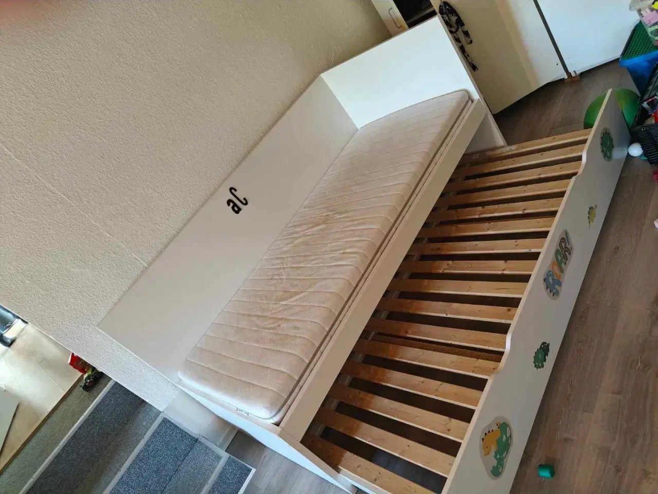Billede 2 - Seng med udtræk