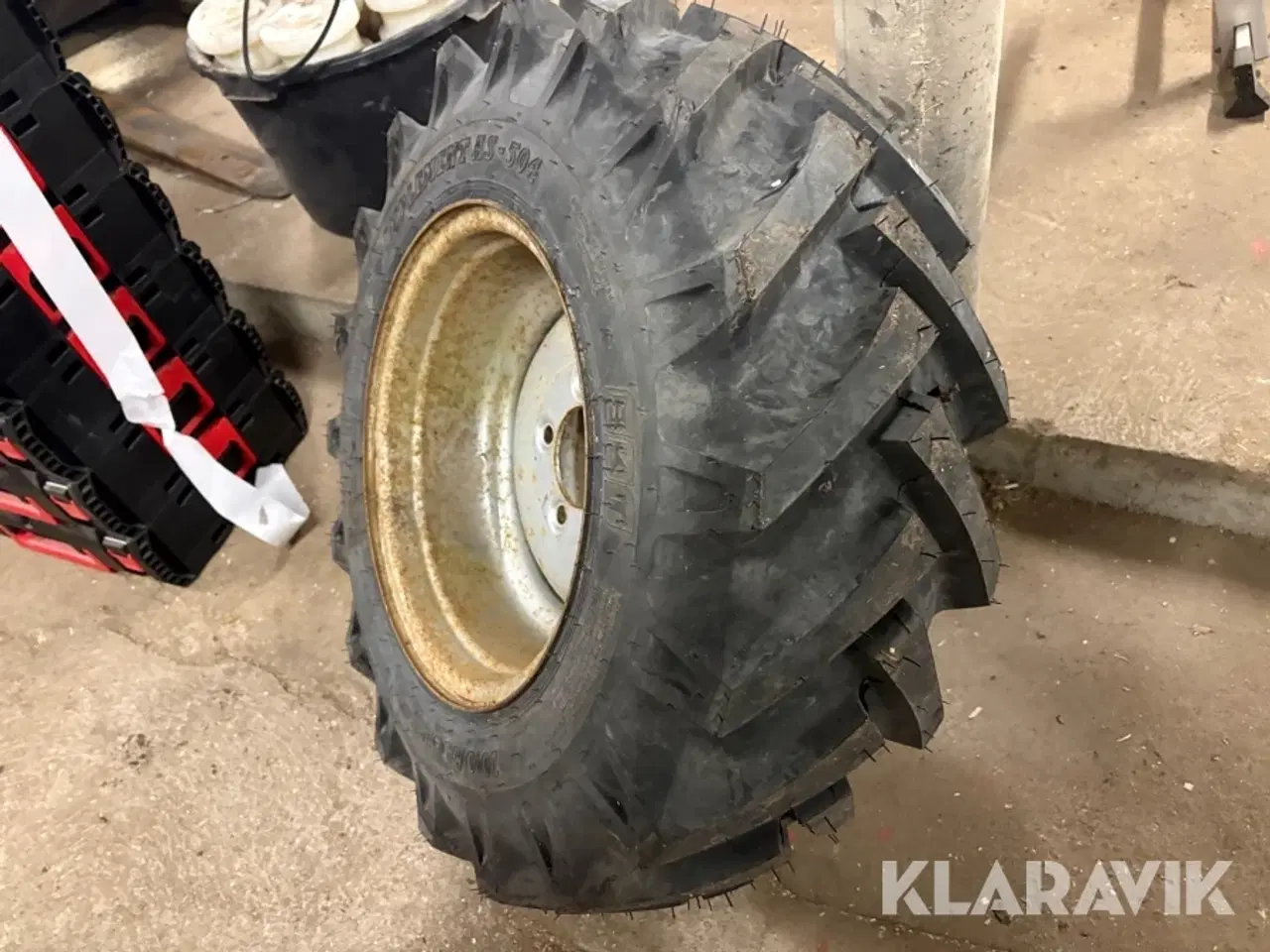 Billede 3 - Dæk med fælg BKT 1 styk